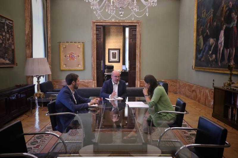 Francisco Martín meets with the head of the Coordination Unit against Violence against Women of the Government Delegation, Eva Corrales