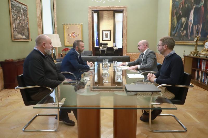 Francisco Martín meets with the mayor and security councillor of Daganzo de Arriba
