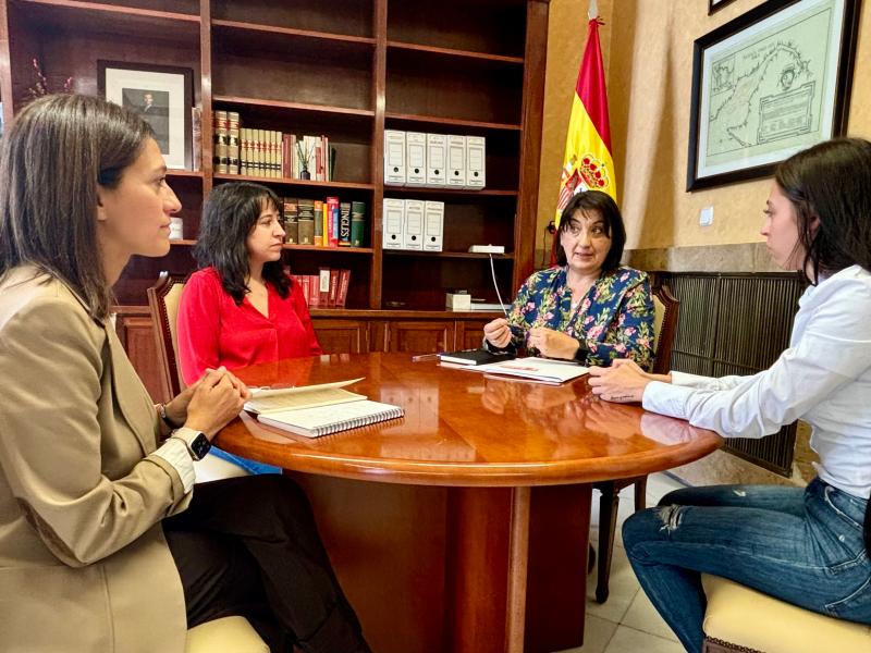 The Fundación Secretariado Gitano shares with the Government’s subdelegate the main issues affecting the Gypsy people in the region