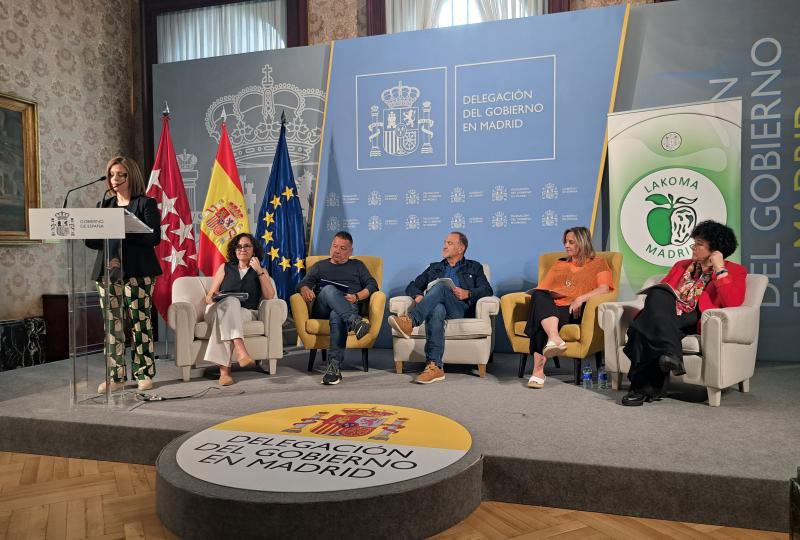 La Delegación del Gobierno acoge la presentación del Manual de Acompañamiento Social a Personas con problemas de adicciones durante el Proceso Judicial