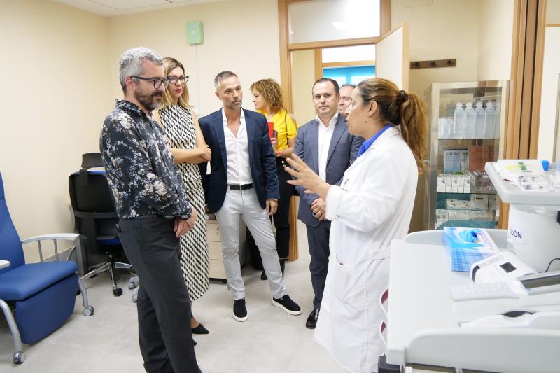 The Secretary of State for Health takes the pulse of Melilla’s health on the ground
