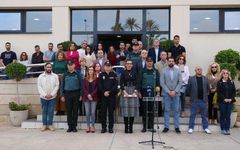 Melilla shows its revulsion for the male murder of a 15-year-old woman in Alicante