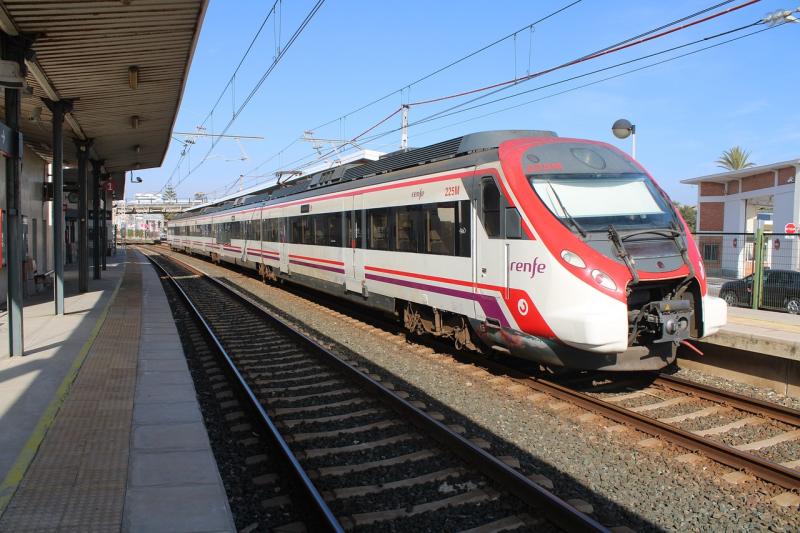 Renfe issues 3,800 free Media Distancia subscriptions in Navarra