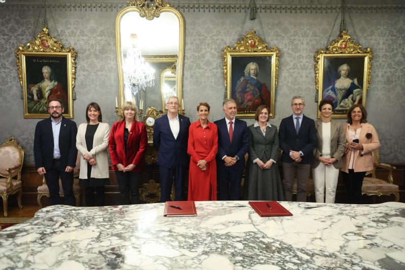 The governments of Spain and Navarre reach an agreement to begin the reform of LORAFNA