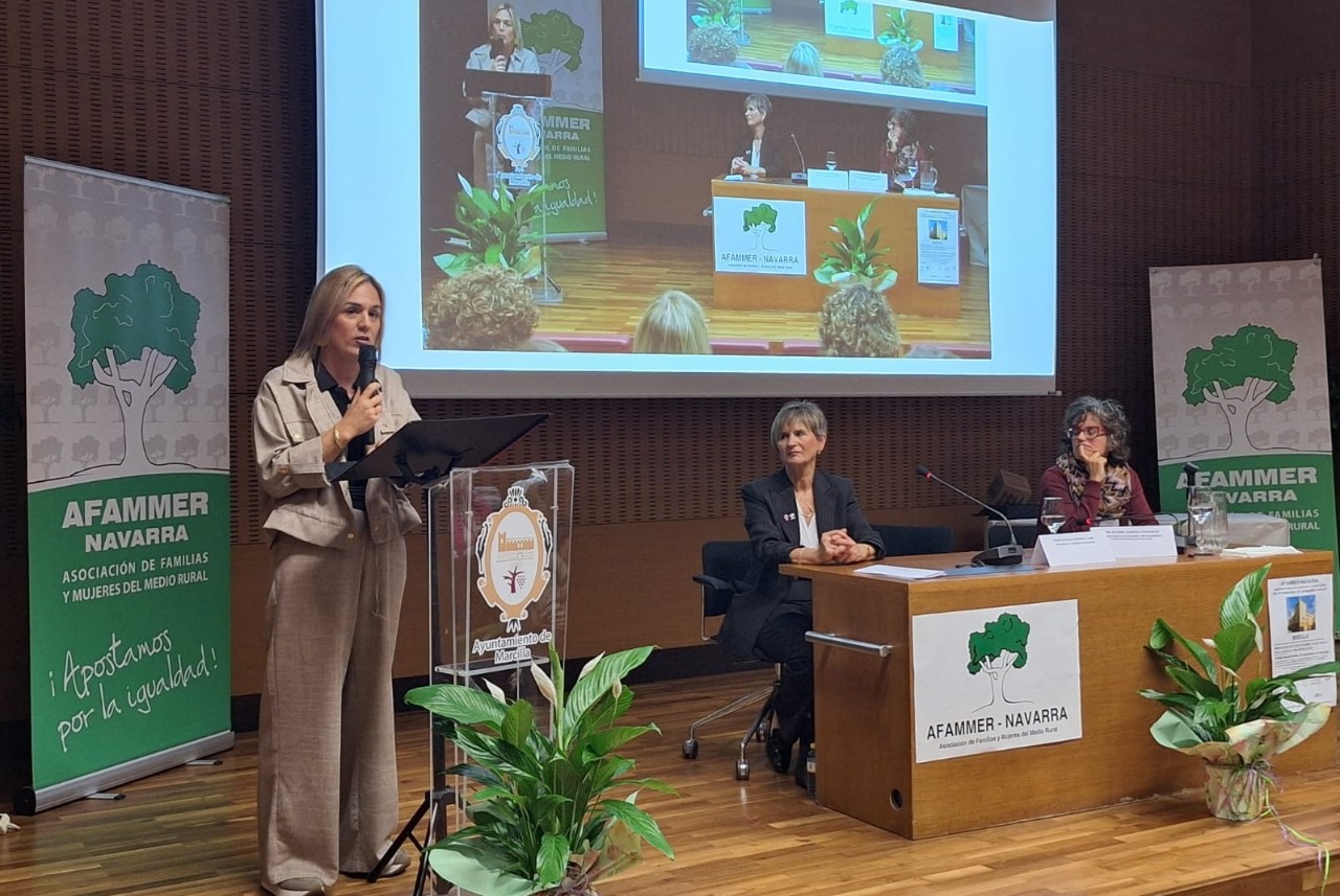 Echeverría defends the gender perspective in policies that promote social and territorial cohesion