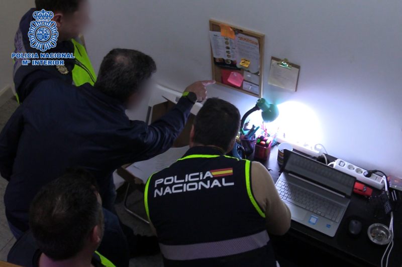 The National Police arrests two people for sexually exploiting women in a flat