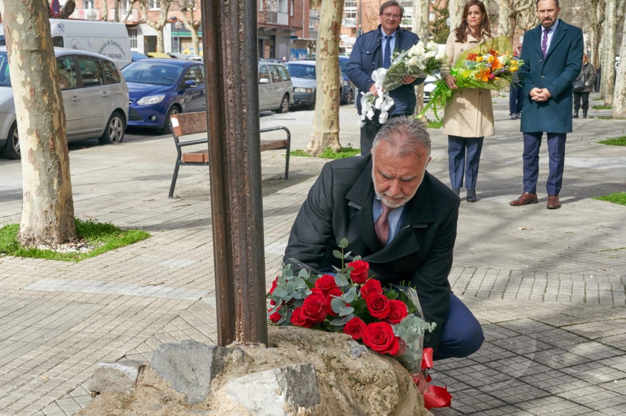 Floral Offering to the Victims of March 3, 1976