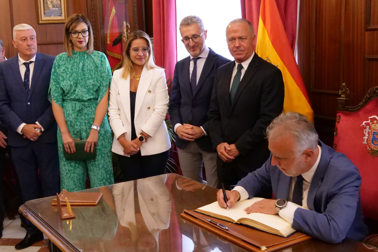 Ángel Víctor Torres visits Melilla
