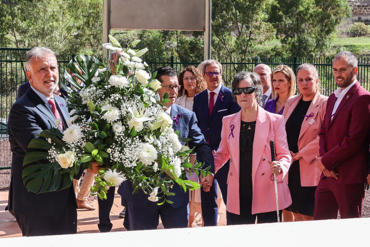 Ángel Víctor Torres announces files to declare Places of Memory the penitentiary center of Tefía in Fuerteventura and the Sima de Jinámar in Gran Canaria