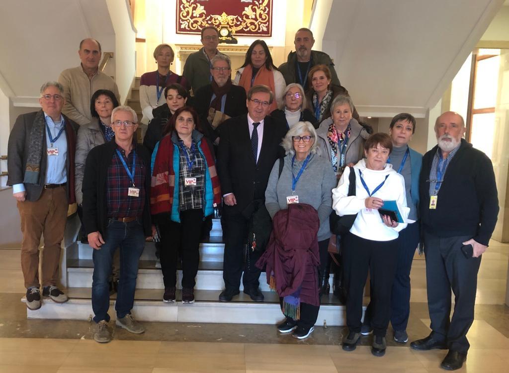 The Secretary of State for Democratic Memory meets with relatives of victims of the war in Zaragoza and Tarragona to report on the situation of exhumations in Cuelgamuros