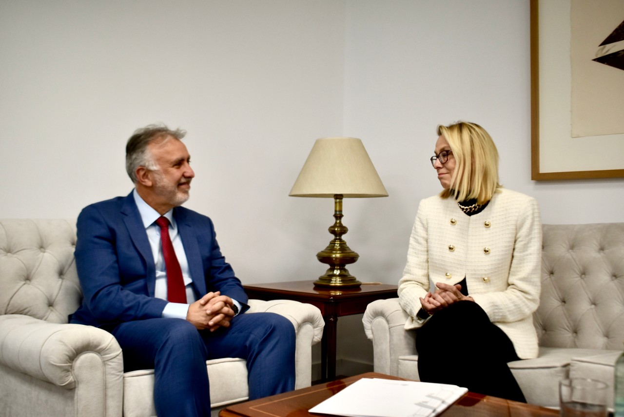 Ángel Víctor Torres meets with Germany’s Ambassador to Spain, Maria Margarete Gosse