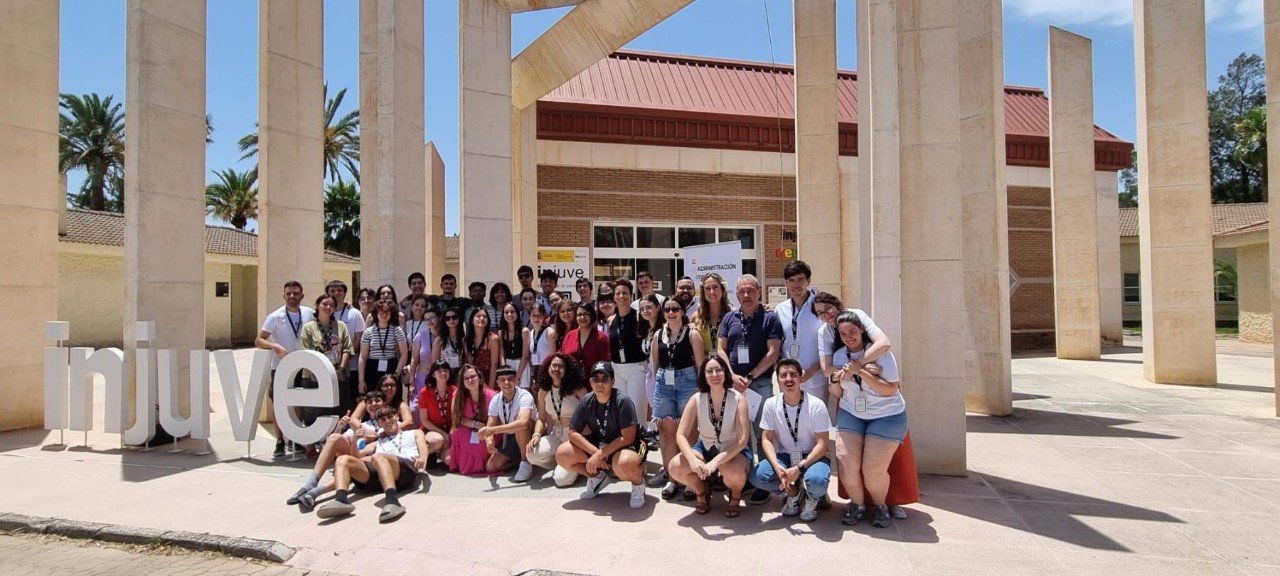 The Government celebrates the first days of reflection with young people to adapt the services provided by the General Administration of the State in the territory