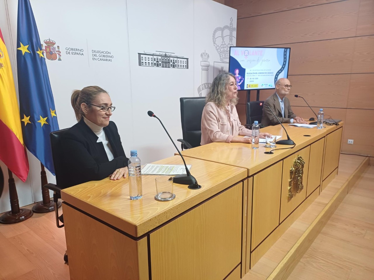 Gobernuaren Kanarietako Ordezkaritzak emakumeen presentzia nabarmendu du motorraren munduan, M-8a dela eta