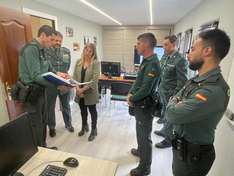 Gobernuko ordezkariak Guardia Zibilak Cabezón de la Salen duen kuartela bisitatu du eta ROCA taldearekin bildu da