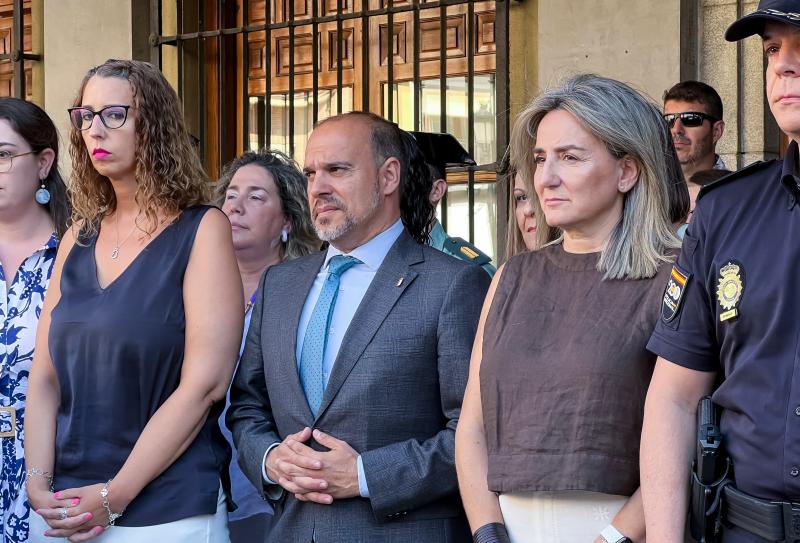 Milagros Tolon, asteburu honetan Espainian izandako hilketa matxistak gaitzesteko minutu isilean