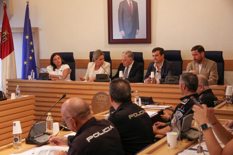 Milagros Tolónek erakundeen arteko koordinazioa goraipatu du, Pandorgako jaiez segurtasun berme guztiekin gozatzeko funtsezko pieza gisa