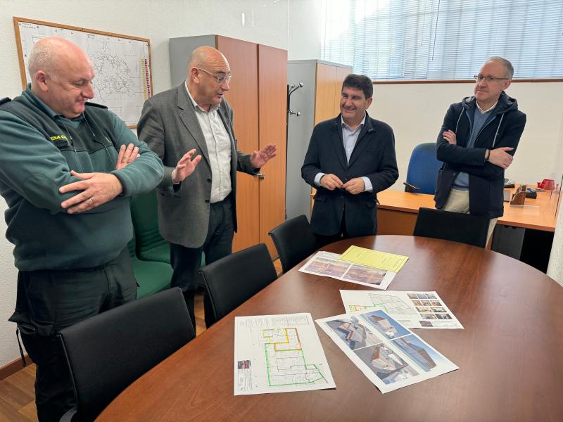 Pedro Blancok Gobernuaren eta Valdoviñoko Udalaren arteko lankidetza nabarmendu du, herriko Guardia Zibilaren postua hobetzeko