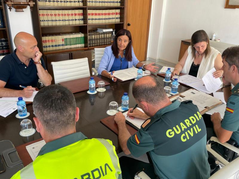 Gobernuak Lugon duen ordezkariordeak eta alkateak adierazi dute Cervo udal segurua dela, eta Maruxaina egiteko segurtasuna indartzea adostu dute