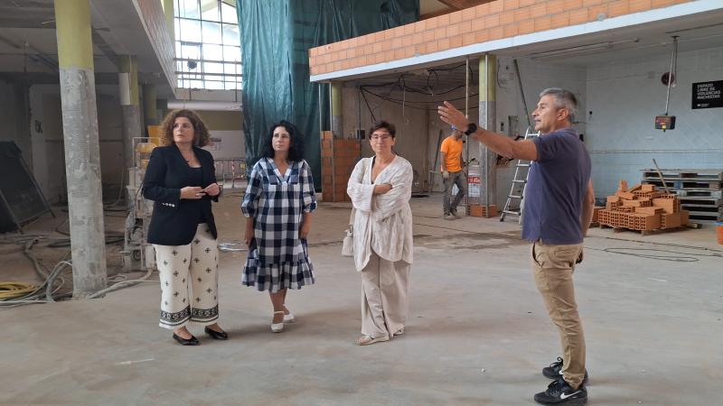 Maria Rivasek azpimarratu du udal merkatuaren erreforma integrala eta modernizazioa pizgarria izango dela herriko merkataritzarentzat