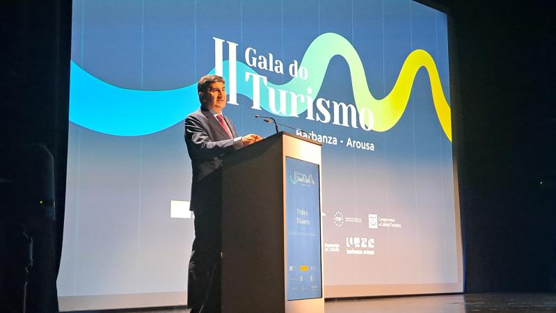 Pedro Blancok Barbanza eskualdea turismogune “jasangarri, moderno eta errespetuzko” gisa finkatzeko Gobernuak emandako laguntza nabarmendu du