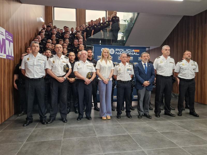 Guevarak praktiketako 66 agente hartu ditu, eta datorren urtean Polizia Nazionaleko plantilla indartuko dute eskualdean