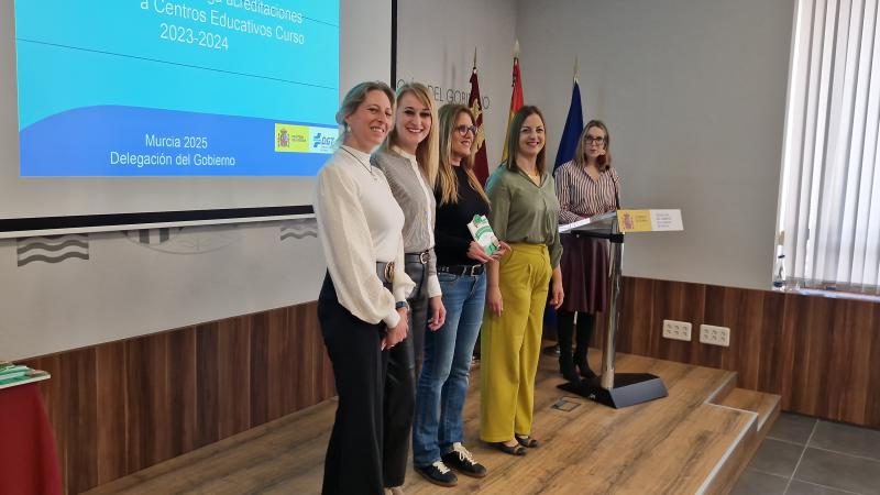 Guevarak DGTren STARS ziurtagiria eman die hogeita bat ikastetxeri, ikasleek ikastetxera egiten dituzten joan-etorrietan mugikortasun segurua eta iraunkorra sustatzeagatik