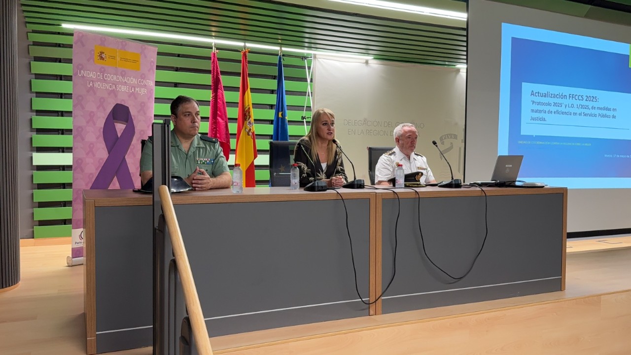 Guevarak Estatuko Segurtasun Indar eta Kidegoentzako prestakuntza-jardunaldi batzuk inauguratu ditu, genero-indarkeriaren biktimak babesteko 2025 Protokoloari buruzkoak