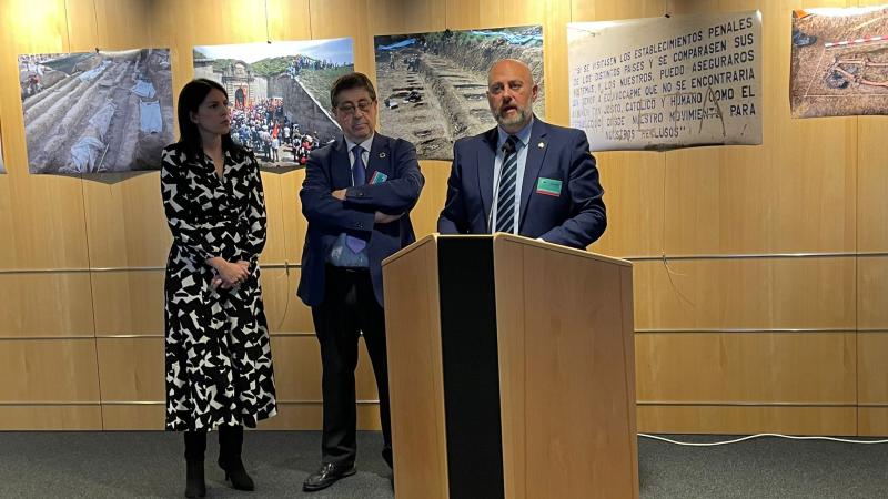 Espainiako Gobernuak memoria demokratikoarekin duen konpromisoa nabarmendu du Arastik Bruselan AFFNA 36ren erakustaldi baten inaugurazioan