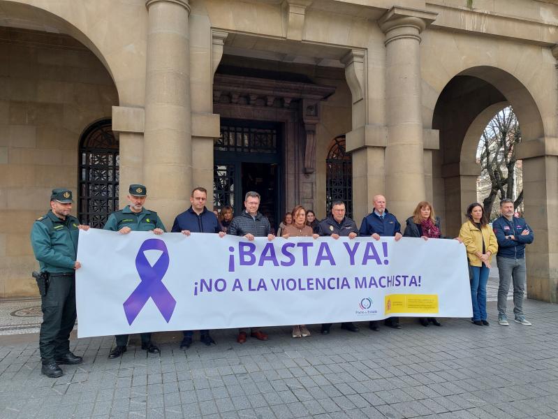 Gobernuak Nafarroan duen Ordezkaritzak Berdintasun Ministerioak baieztatutako azken bi hilketa matxistak gaitzetsi ditu