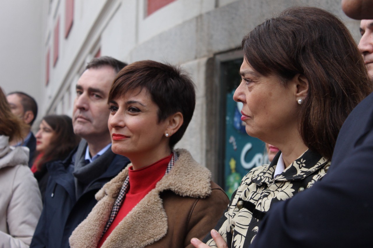Isabel Rodríguez Ciudad Realeko udal azokan izan da