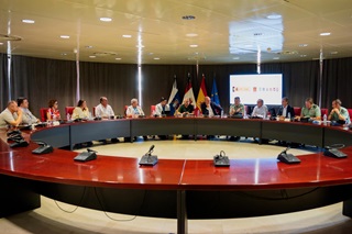 O delegado do Goberno en Canarias reúnese co presidente do Cabildo e os alcaldes dA Gomera para avanzar na coordinación da seguridade na illa