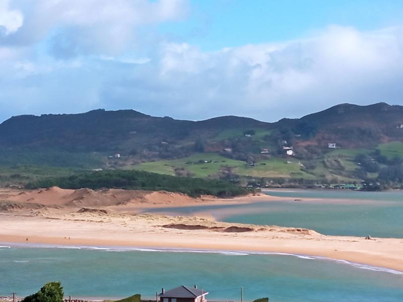O Goberno de España desprega máis medios en Cantabria para a vixilancia e recollida de pélets
