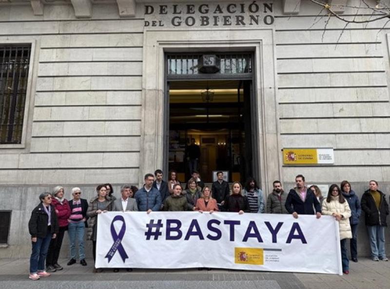 A Delegación do Goberno garda un minuto de silencio en condena da violencia de xénero