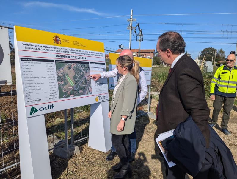 Comezan as obras de supresión de dous pasos a nivel en Santa Cruz de Bezana cun investimento de 2,3 millóns