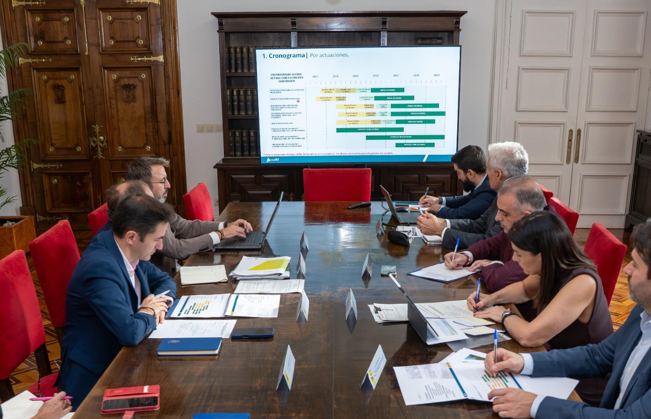 El delegado nun momento da reunión