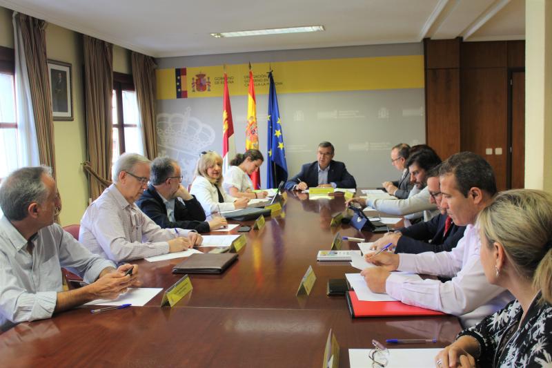 O PEEZRD permitirá a contratación este ano de 2.344 traballadores desempregados do sector agrario en Castela-A Mancha cun orzamento de 12,2 millóns de euros