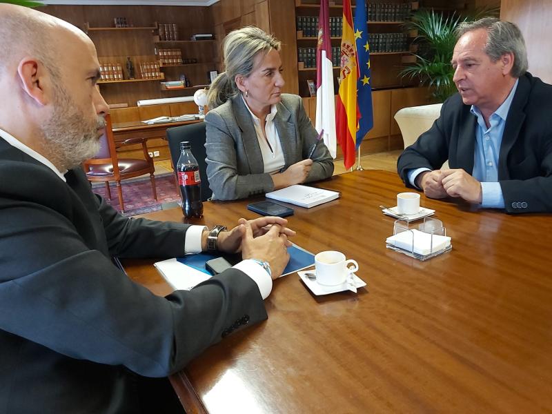 A delegada do Goberno reúnese con Anxo Nicolás, presidente de CECAM