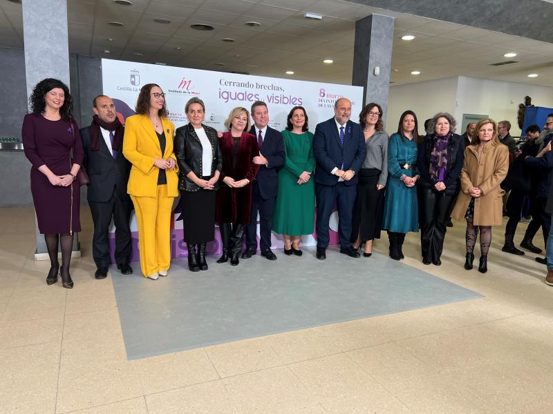 A delegada do Goberno asiste ao acto institucional de Castela-A Mancha con motivo do Día das Mulleres