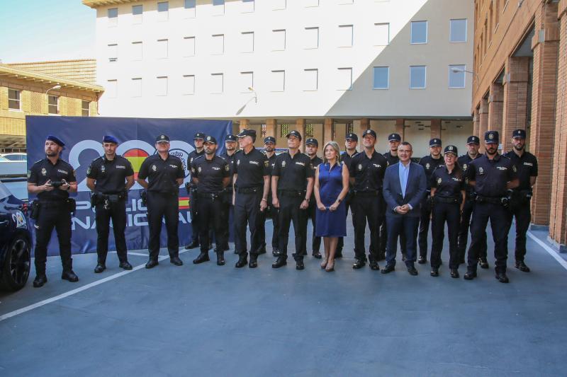 Milagres Tolón asiste a unha exhibición dos novos drones da Policía Nacional e felicita aos novos axentes e inspectores en prácticas