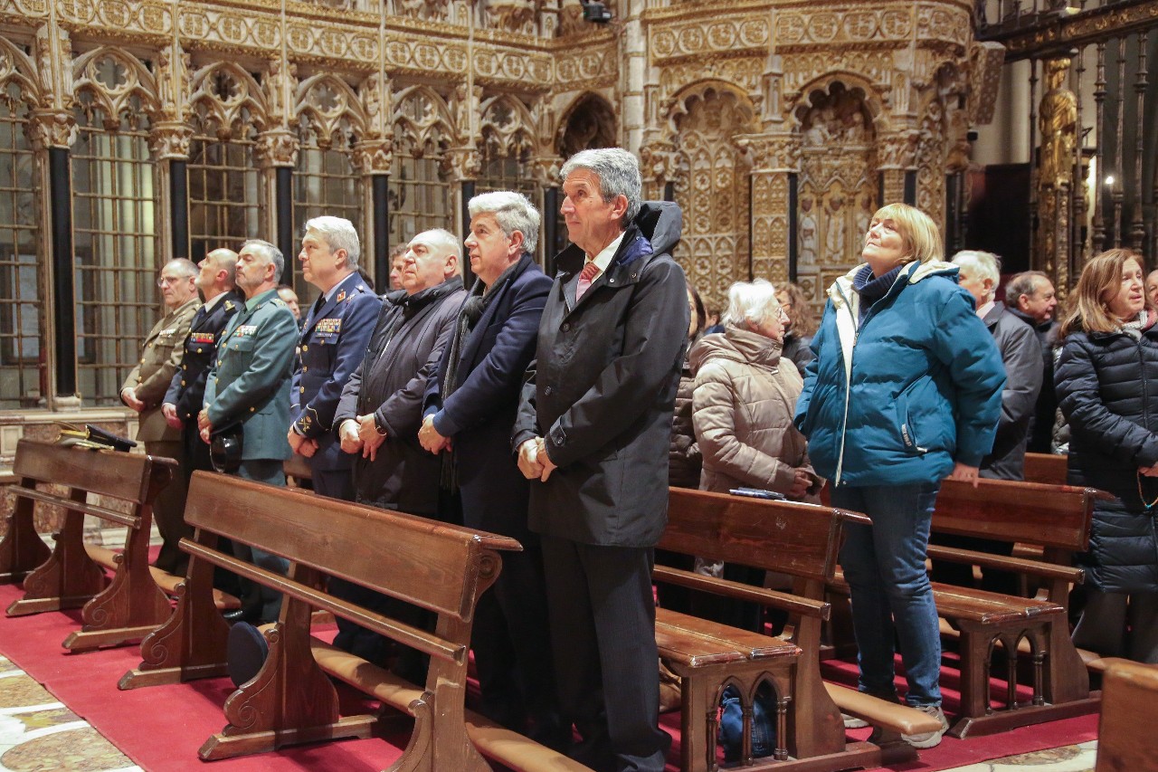 Sabrido asiste á misa polas vítimas de Adamuz na Catedral Primada de Toledo