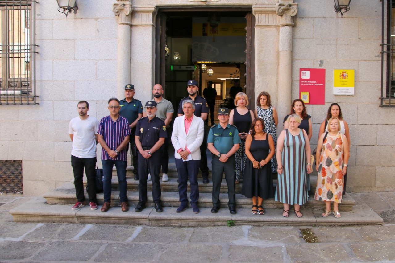 Minuto de silencio na Delegación do Goberno