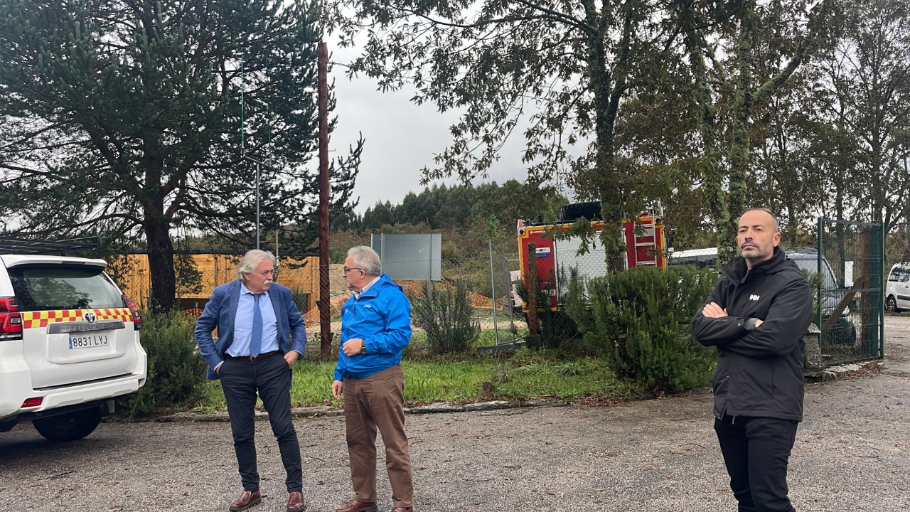 Emilio González pon en valor os investimentos do Plan de Recuperación do Goberno na nova base de incendios do Xurés