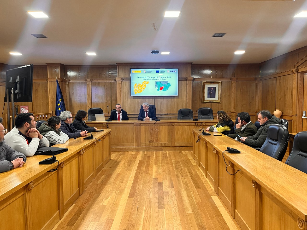 Emilio González traslada la nueva normativa de agilización de permisos a los Concellos para que la fibra óptica llegue a todos los ourensanos y ourensanas