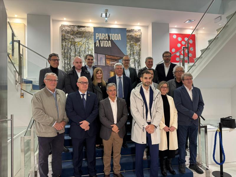 Eladio Santos inaugura a xornada técnica "Arquitectura, construción e lousa en Valdeorras"