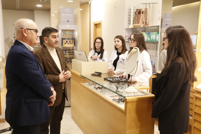 Imagen da visita á óptica