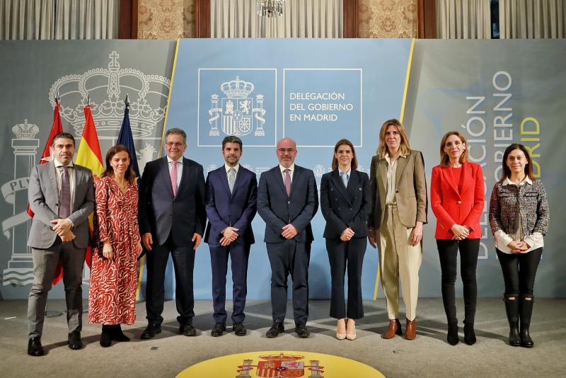 O delegado e a subdelegada do Goberno reúnense cos membros da nova Xunta de Goberno da Federación Madrileña de Municipios