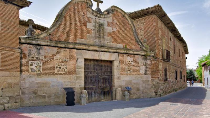 El Gobierno de España invierte 218.000 de euros en la restauración del acceso y las fachadas y carpinterías del edificio de La Bodega en la Cartuja, en Talamanca del Jarama
