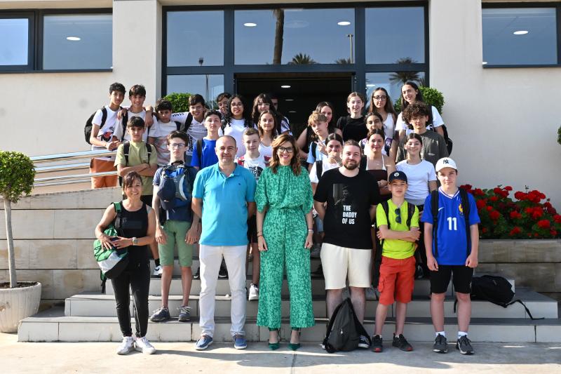 A Delegada recibe aos estudantes Erasmus+ ‘Green Life’ do IES Miguel Fernández