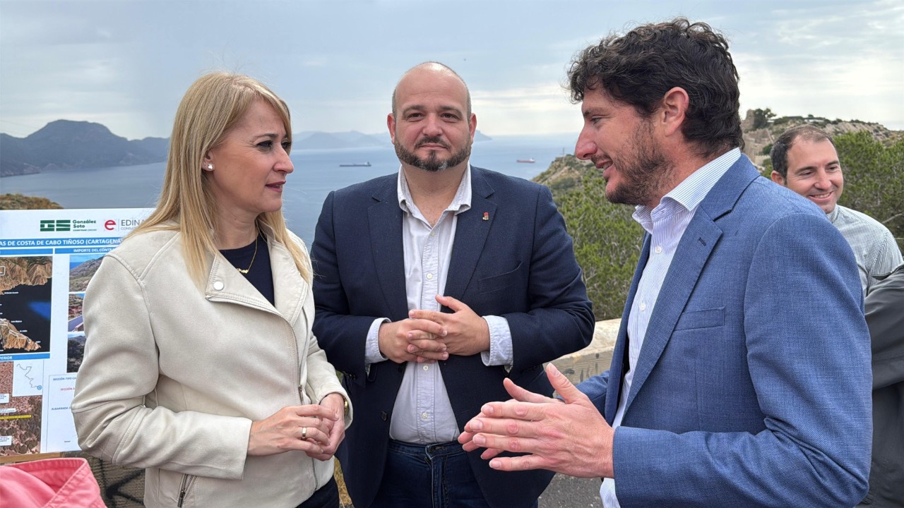 Guevara inaugura as obras de mellora do acceso ás baterías de Cabo Tiñoso, nas que o Goberno de España investiu 658.000 euros