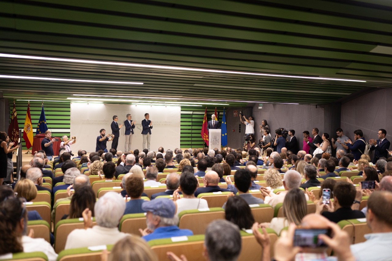 O acto contou con numerosos asistentes